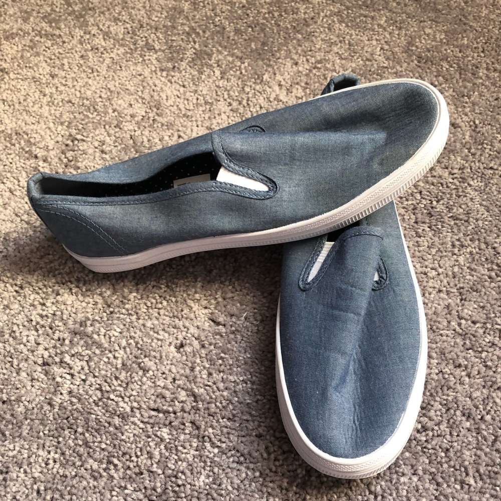 American Eagle Slip On Flats